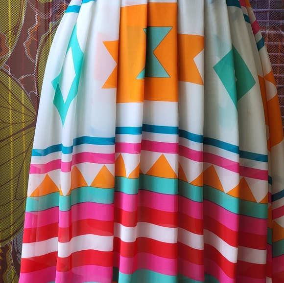 Savannah Rae Hem Pleated Dress Women's Size Small MultiColor Aztec Savrae - Picture 3 of 8